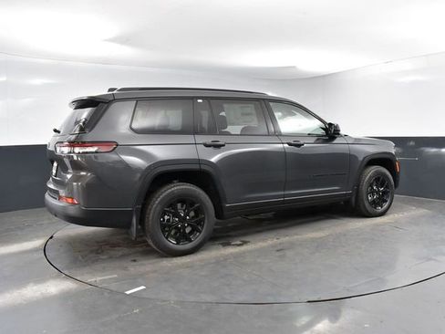 Used 2025 Jeep Grand Cherokee L Altitude image 10