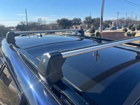 Used 2018 Land Rover Discovery HSE image 20