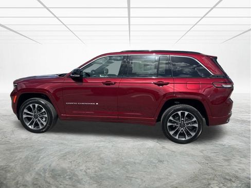New 2025 Jeep Grand Cherokee Overland w/ Luxury Tech Group IV image 7