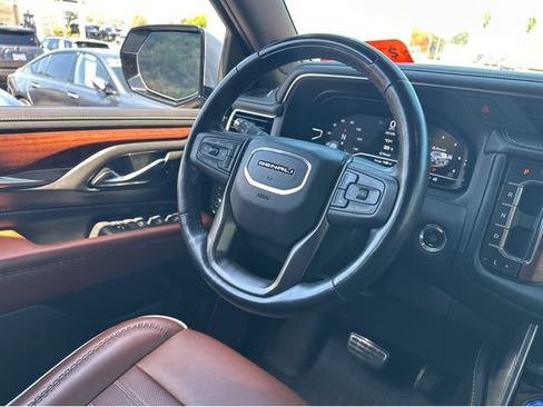 Used 2023 GMC Yukon Denali Ultimate AWD/4WD image 23