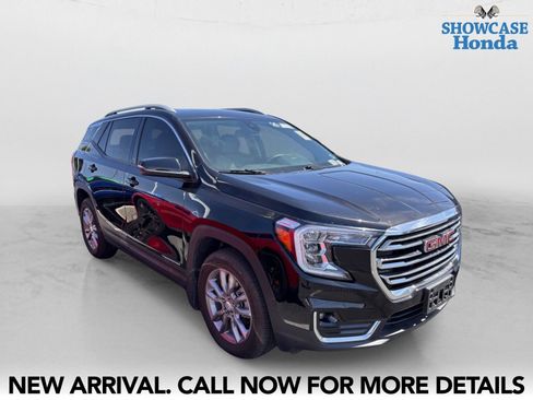 Used 2023 GMC Terrain SLT w/ LPO, Floor Liner Package AWD/4WD image 6