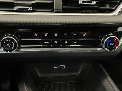 Certified 2025 Chevrolet Equinox LT w/ Safety and Technology Package image 26