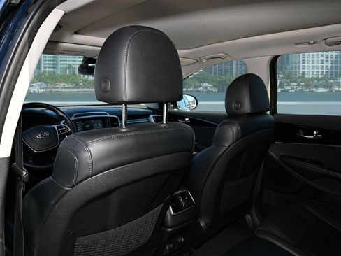 Used 2020 Kia Sorento EX FWD image 17