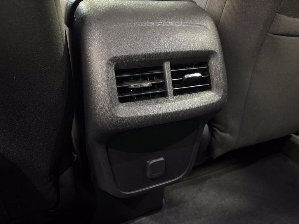 Used 2018 Chevrolet Equinox LT FWD image 34