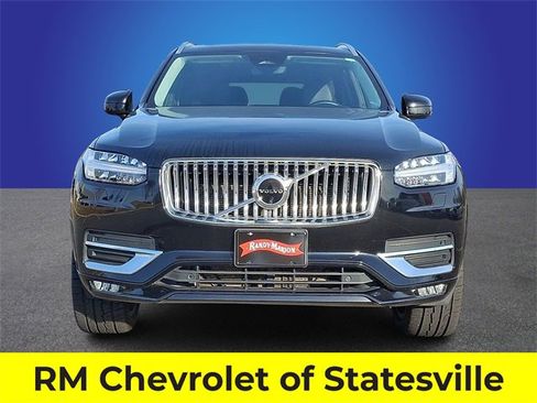 Used 2023 Volvo XC90 B6 Plus image 2