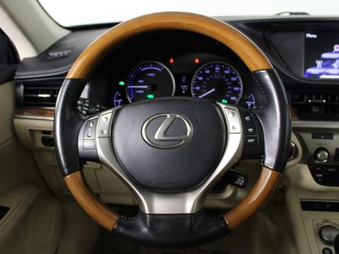 Used 2014 Lexus ES 300h w/ Luxury Package w/Bamboo Trim image 9