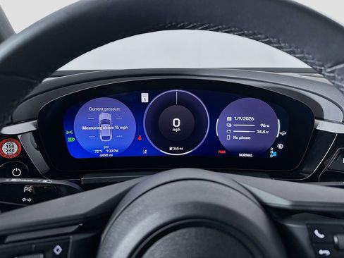 Used 2025 Porsche Macan Electric image 13