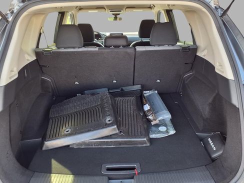 Used 2023 Nissan Rogue SV image 26