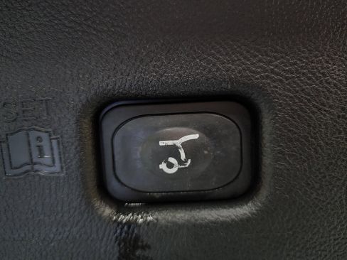 Used 2016 Lincoln MKX Select w/ Select Plus Package image 22