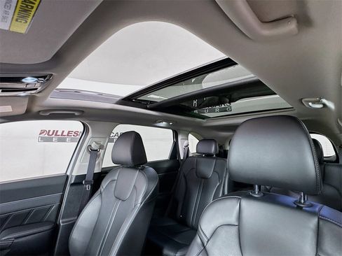 Used 2025 Kia Sorento SX image 22