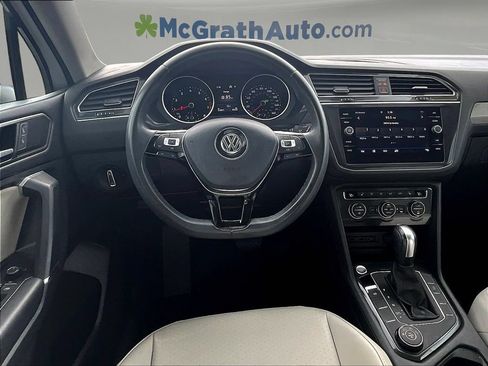 Used 2020 Volkswagen Tiguan SE w/ Panoramic Sunroof Package AWD/4WD image 11
