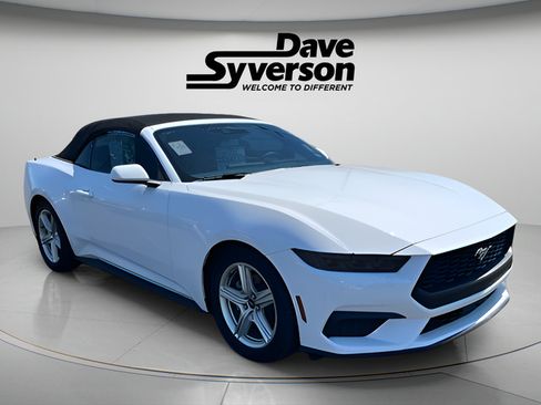 Used 2026 Ford Mustang Premium RWD image 3