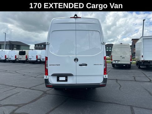 Used 2025 Mercedes-Benz Sprinter 3500 image 6