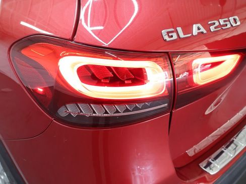 Used 2021 Mercedes-Benz GLA 250 4MATIC w/ Premium Package image 26