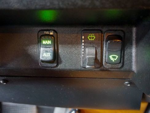 Used 2004 HUMMER H1 4-Door Open Top image 21