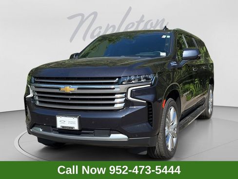 Used 2023 Chevrolet Suburban High Country AWD/4WD image 1