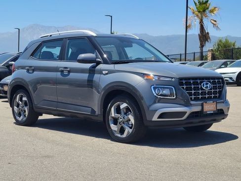 New 2026 Hyundai Venue SEL FWD image 32