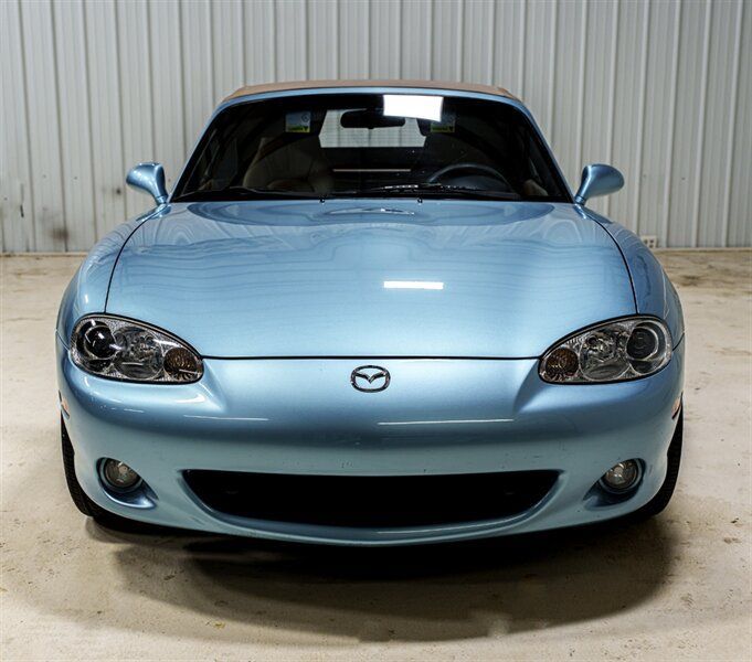 Used 2002 MAZDA MX-5 Miata RWD image 23