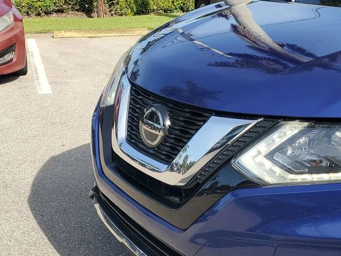 Used 2018 Nissan Rogue S image 10