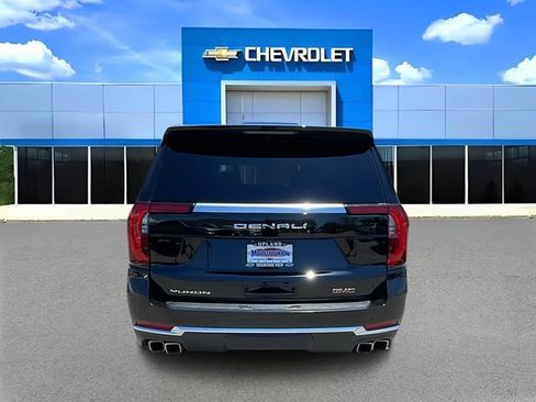 Used 2025 GMC Yukon XL Denali AWD/4WD image 4