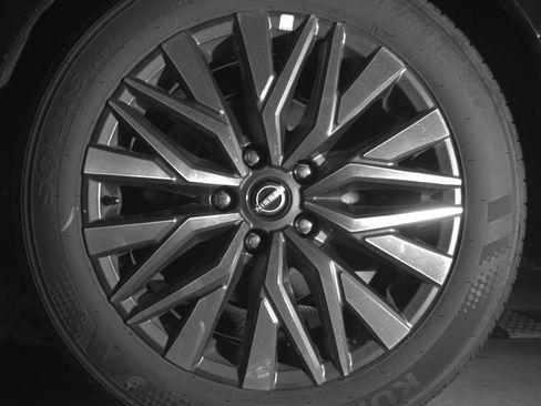 Used 2025 Nissan Altima 2.5 SV FWD image 14
