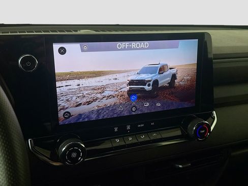 Used 2023 Chevrolet Colorado Trail Boss image 13