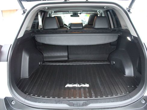 Used 2020 Toyota RAV4 XLE Premium image 34