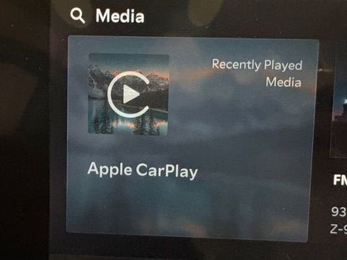 Used 2024 Kia Sorento S w/ Panoramic Sunroof Package image 14