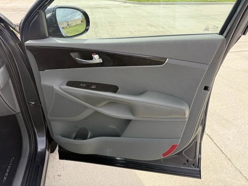 Used 2016 Kia Sorento EX FWD image 24