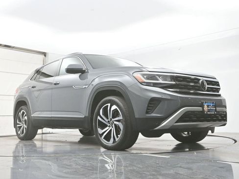 Used 2022 Volkswagen Atlas Cross Sport SEL image 29