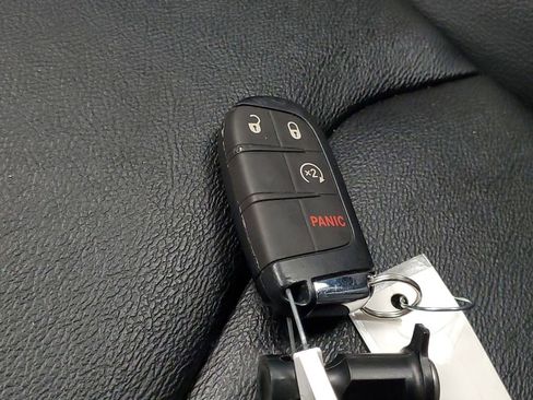 Used 2025 Jeep Compass Limited image 26