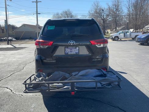 Used 2017 Toyota Highlander XLE image 6