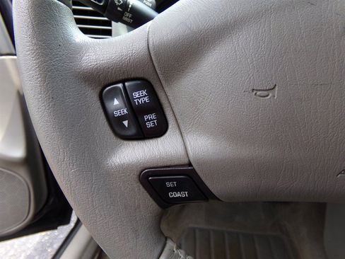 Used 2004 Chevrolet Impala SS w/ Preferred Equipment Group FWD image 37