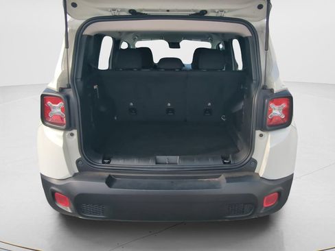 Used 2023 Jeep Renegade Latitude AWD/4WD image 23