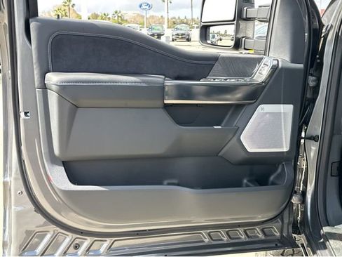 New 2025 Ford F250 Platinum image 37