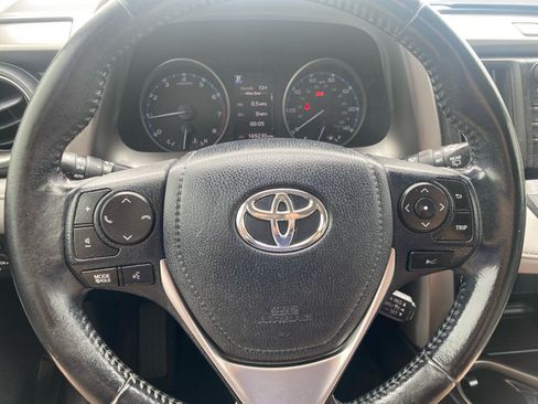 Used 2018 Toyota RAV4 XLE AWD/4WD image 13