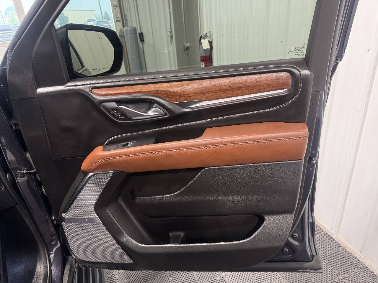Used 2023 GMC Yukon Denali Ultimate AWD/4WD image 21