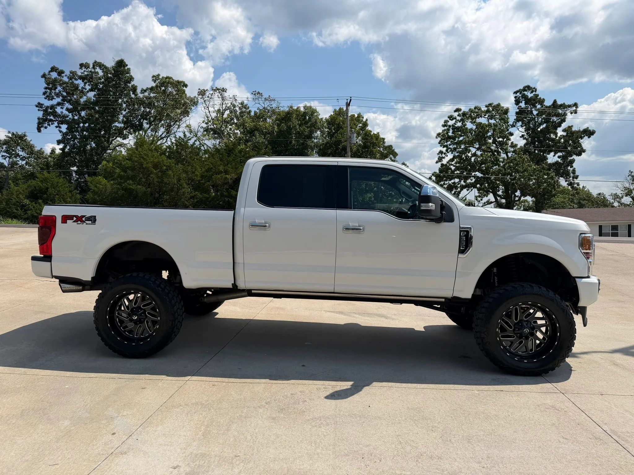 Used 2020 Ford F350 Platinum w/ FX4 Off-Road Package AWD/4WD image 2