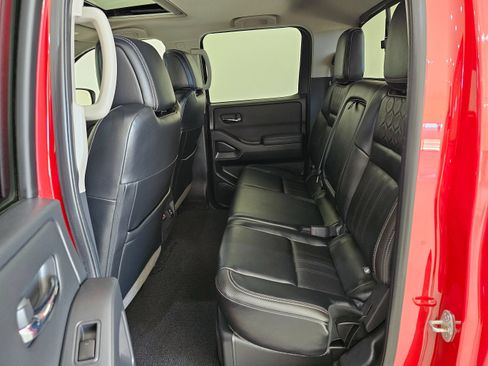 Used 2022 Nissan Frontier SV w/ SV Premium Package RWD image 20
