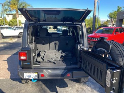 Used 2024 Jeep Wrangler Unlimited image 15