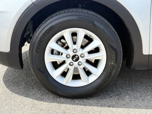Used 2020 Kia Sorento FWD V6 image 28