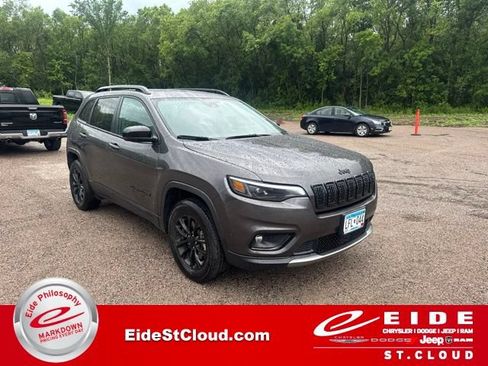 Used 2023 Jeep Cherokee Altitude Lux AWD/4WD image 1