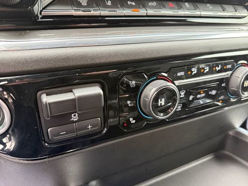 Used 2024 Chevrolet Silverado 2500 High Country image 18