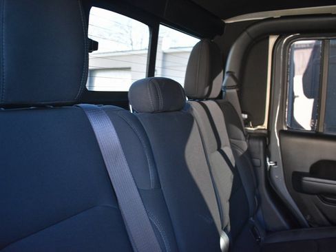 Used 2022 Jeep Gladiator Willys image 27