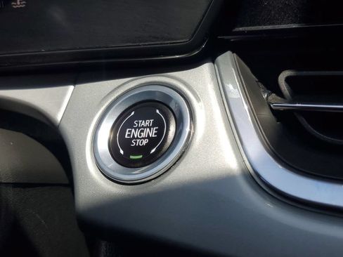 Used 2025 Chevrolet Trax LT FWD image 26