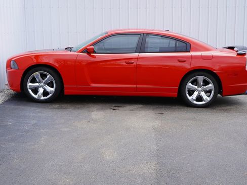 Used 2013 Dodge Charger SXT Plus RWD image 3