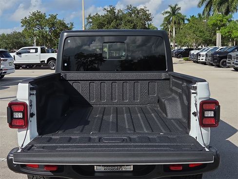 Certified 2025 Jeep Gladiator Rubicon w/ Safety Group image 14