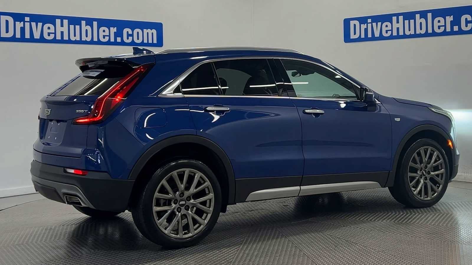 Used 2021 Cadillac XT4 Premium Luxury w/ Cold Weather Package AWD/4WD image 8