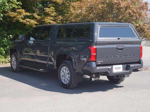 Used 2024 Toyota Tacoma SR5 AWD/4WD image 20