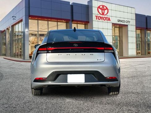 New 2026 Toyota Prius XLE FWD image 5